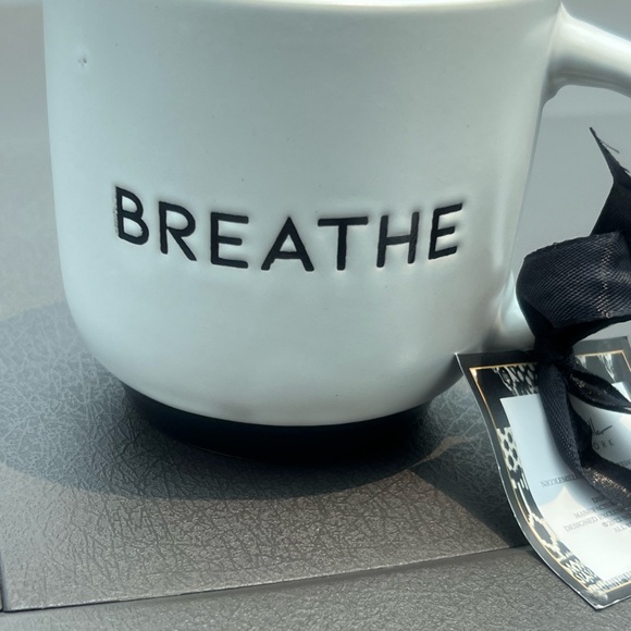 NICOLE MILLER MATTE WHITE COLLECTION MUG BREATHE NEW - Picture 4 of 4